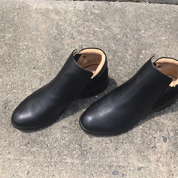 NATURALIZER - Picture 3 of 6